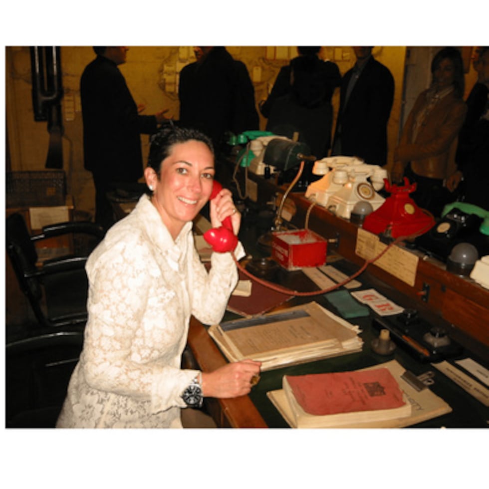 Esta foto sin fecha publicada por el Departamento de Justicia de EE.UU. muestra a Ghislaine Maxwell. (Departamento de Justicia de EE.UU. vía AP)