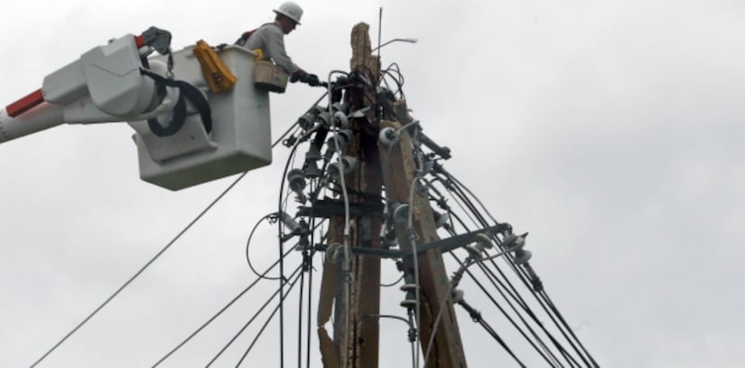 En cuanto a los materiales, la AEE informó que el miércoles se recibió una barcaza con 6,000 postes. (Archivo)