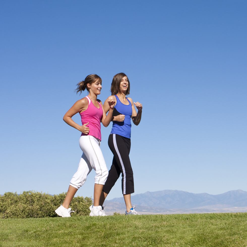 Caminar es un buen ejercicio para salir del sedentarismo.