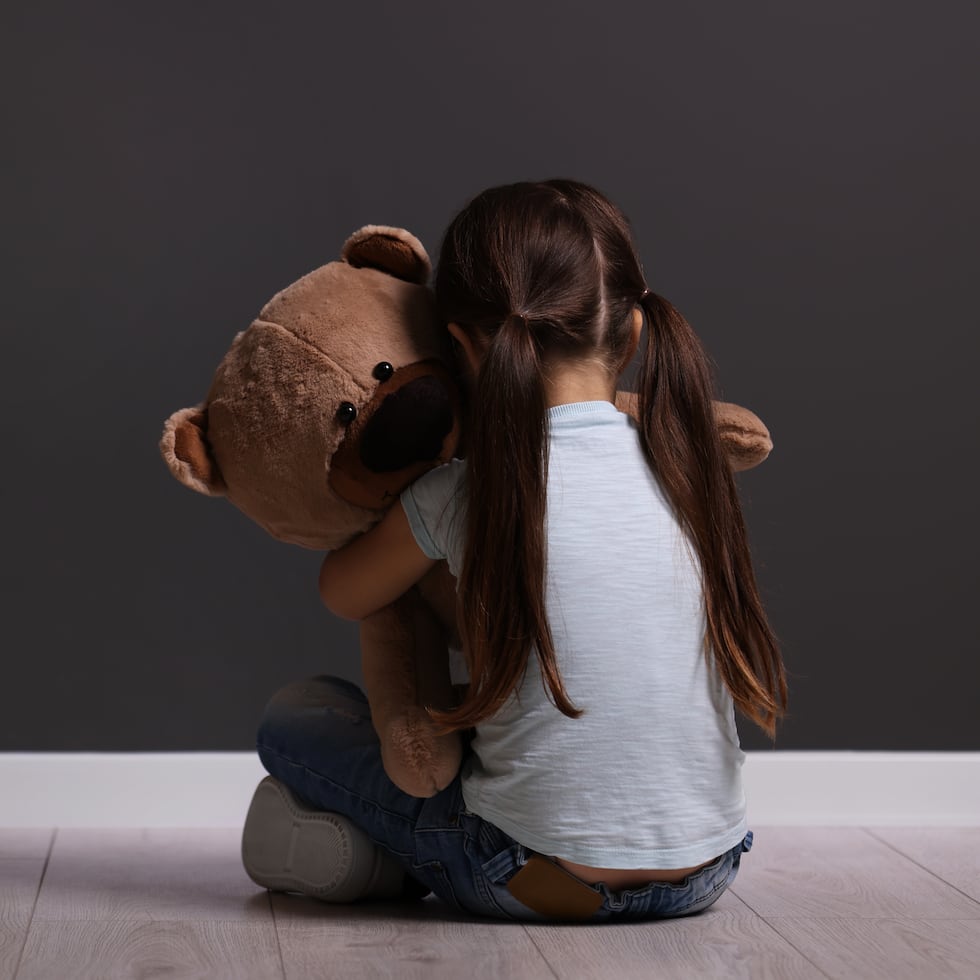 Contrario a los padres, que la vida nos los impone, los hijos son resultado de nuestras acciones. Esto conlleva una obligación de vida, que, aunque busquemos la manera de evadirla, siempre será nuestra, afirma Carlos Díaz Olivo.