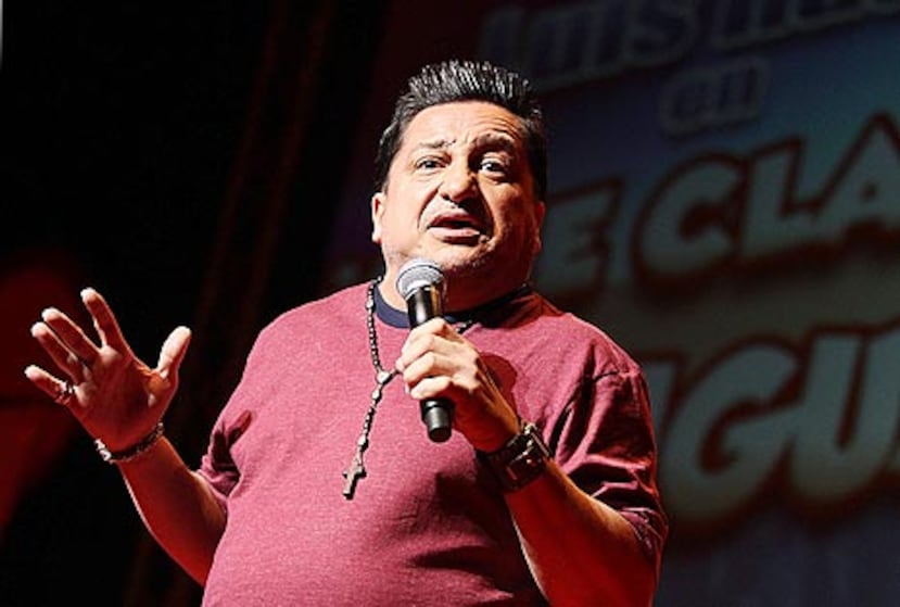 El comediante puertorriqueño Luis Raúl estrenó la noche del viernes su nuevo stand up comedy ¡Qué clase e’ lengua! en una llena sala de festivales del Centro de Bellas Artes de San Juan. (Para Primera Hora/Israel González)