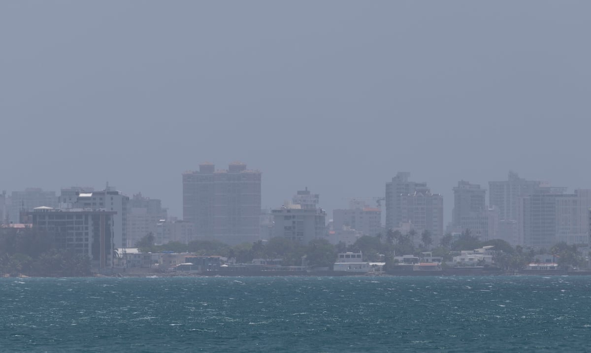 Retrocede polvo del Sahara y vaguada traerá aguaceros al inicio de la semana en Puerto Rico
