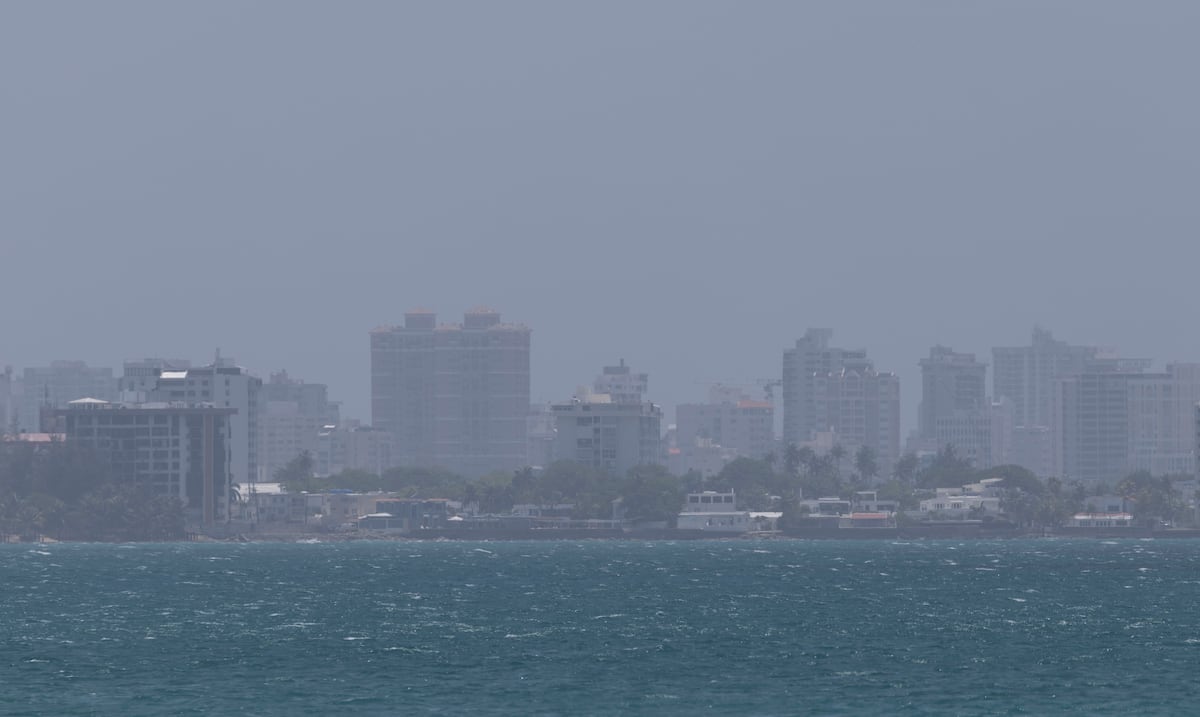 Polvo del Sahara alcanzará su punto máximo el lunes con cielos brumosos en Puerto Rico