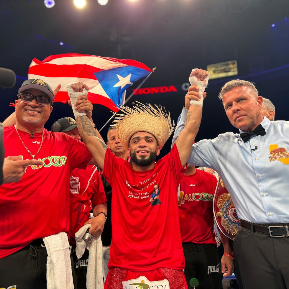 Oscar Collazo celebrates after defeating Jesús "Chiquito" Haro in California.