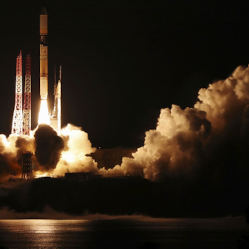 Lanzamiento del satélite GOSAT-GW en Japón para monitorear gases de efecto invernadero.