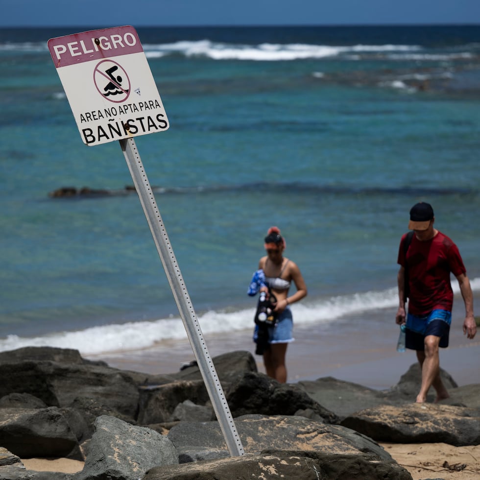 19 de marzo de 2026. San Juan, PR. END/PR HOY. Recorrido por la playa de El Escambrón en Puerta de Tierra, para ilustrar movimiento turístico en costas potencialmente peligrosas. FOTO POR: Carlos Rivera Giusti/GFR Media
Playas, Turismo, El Escambrón, Seguridad Acuática, Alto Riesgo, Corrientes Marinas, Fuerte Oleaje, Rótulos, Bandera Roja, Salvavidas