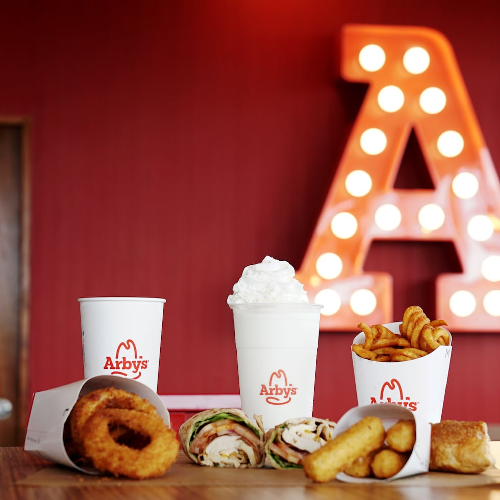 The chain has more than 3,599 restaurants in seven countries, generating more than $4,400 million in sales.