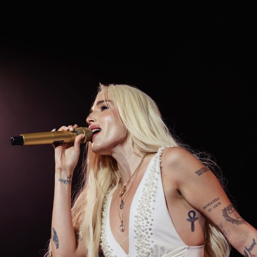 Elena Rose debutó en la música en el 2020.