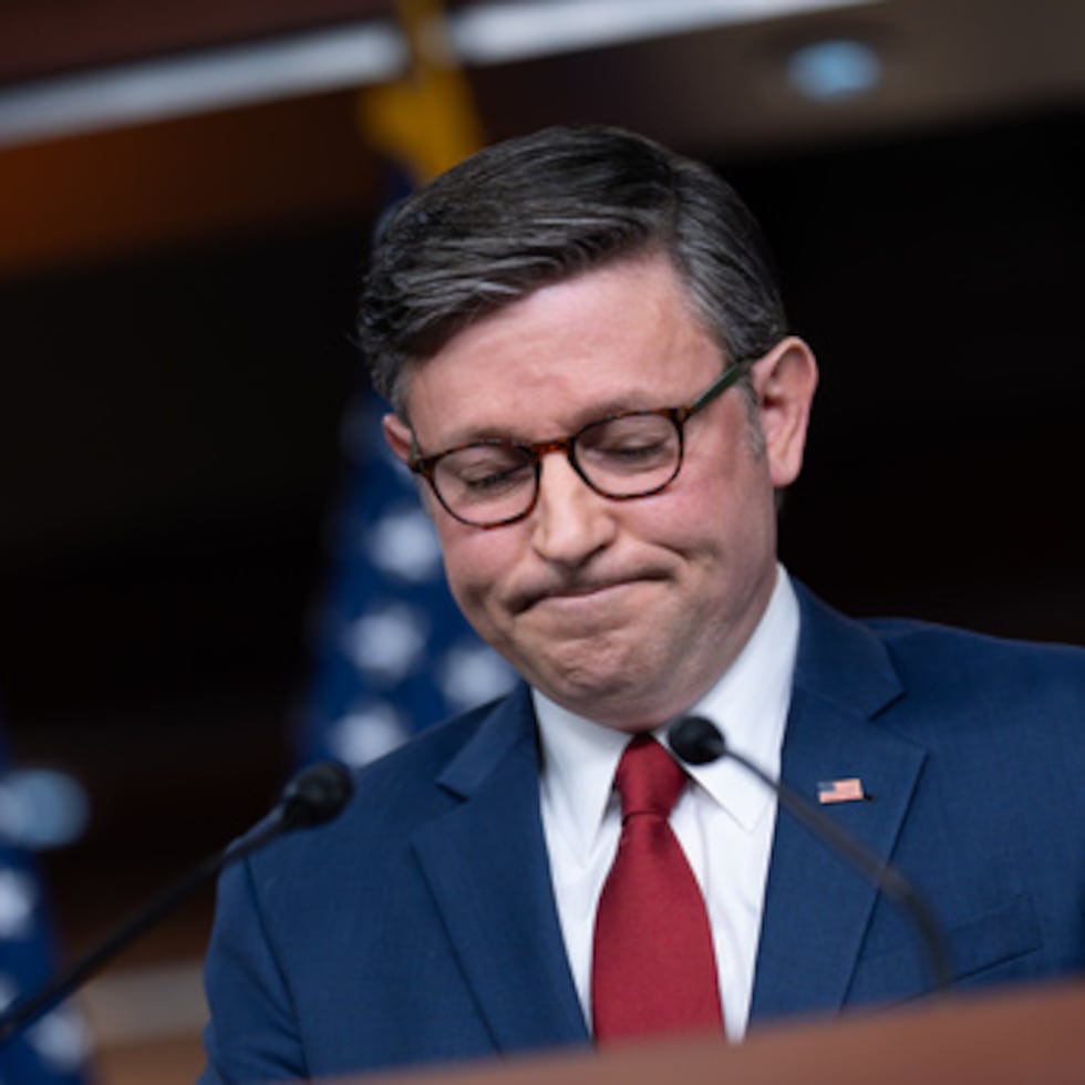 El speaker Mike Johnson prevé un cierre federal hasta el martes y una dura batalla sobre los cambios en ICE.