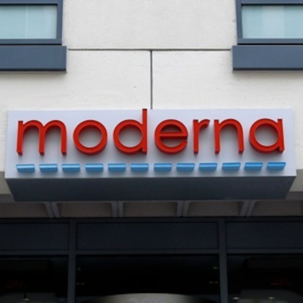 En el último año, los funcionarios de la FDA que trabajan a las órdenes de Kennedy han dado marcha atrás en las recomendaciones sobre las vacunas COVID-19, han añadido advertencias adicionales a las dos principales vacunas COVID -que se fabrican con tecnología de ARNm- y han retirado a los críticos con el enfoque de la administración de un panel asesor de la FDA.