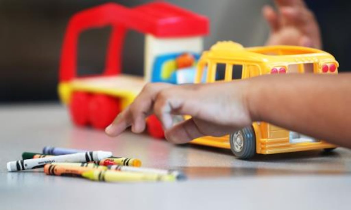 Calor extremo afecta aulas de estudiantes con autismo en escuela de San Juan