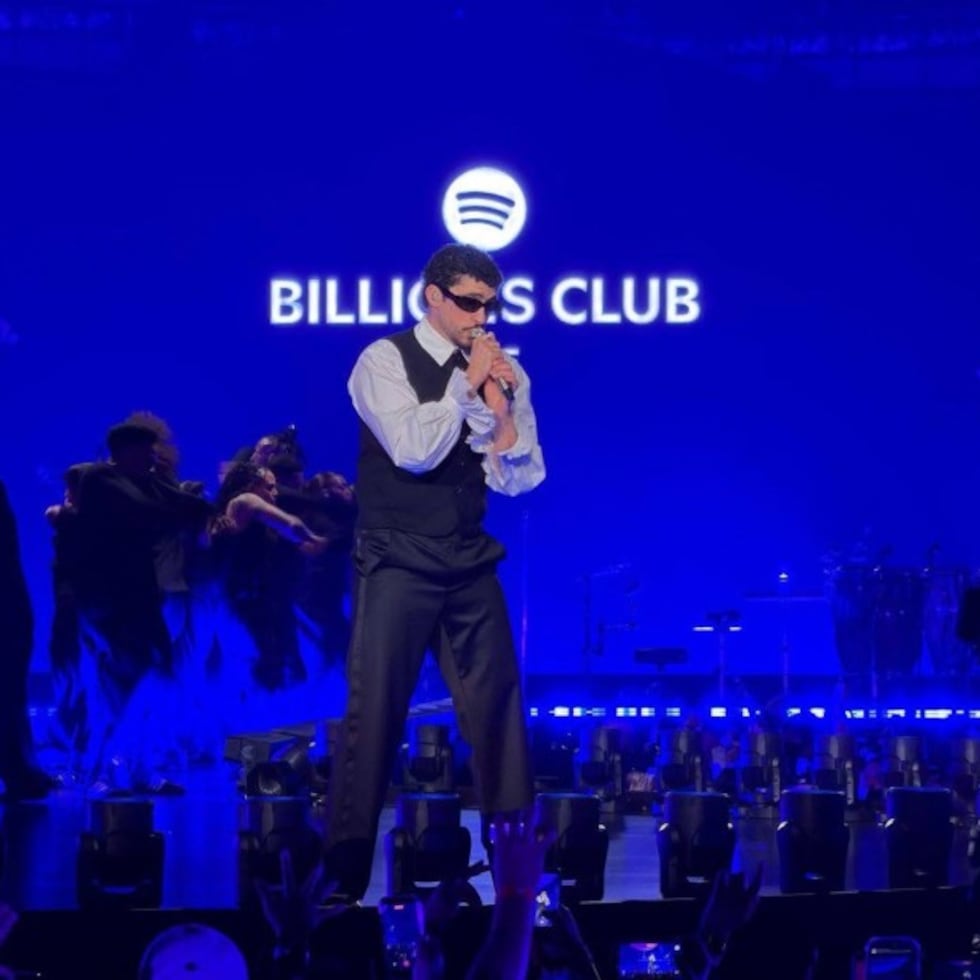 El puertorriqueño Bad Bunny se presentó ante miles de fanáticos en Tokio, Japón.
