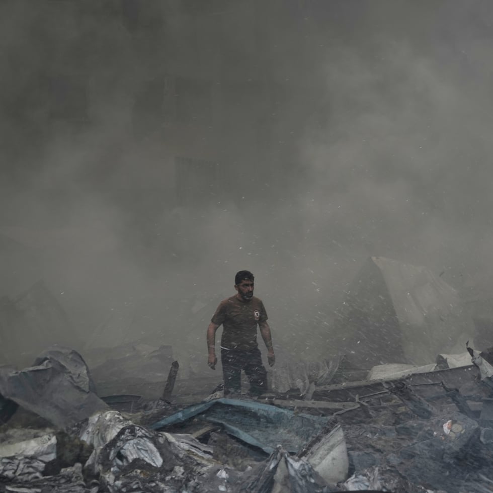 El ministro de Asuntos Exteriores iraní, Abbas Araghchi, insistió en que el fin de la guerra en el Líbano formaba parte del acuerdo de alto el fuego, pero el primer ministro israelí, Benjamin Netanyahu, y el presidente de EE. UU., Donald Trump, afirmaron que la tregua no abarcaba el Líbano.