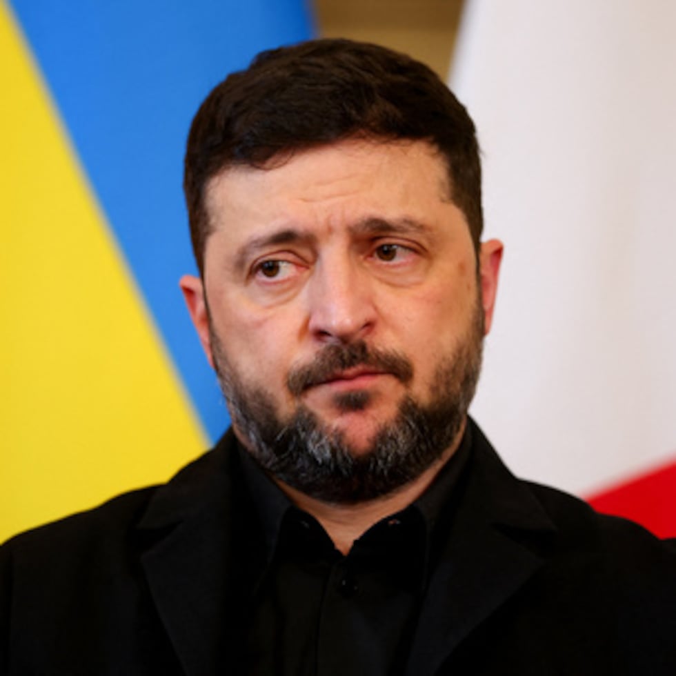 El presidente ucraniano Volodymyr Zelenskyy asiste a una reunión con el canciller alemán Friedrich Merz, el primer ministro británico Keir Starmer y el presidente francés Emmanuel Macron en el número 10 de Downing Street, en Londres, el lunes.