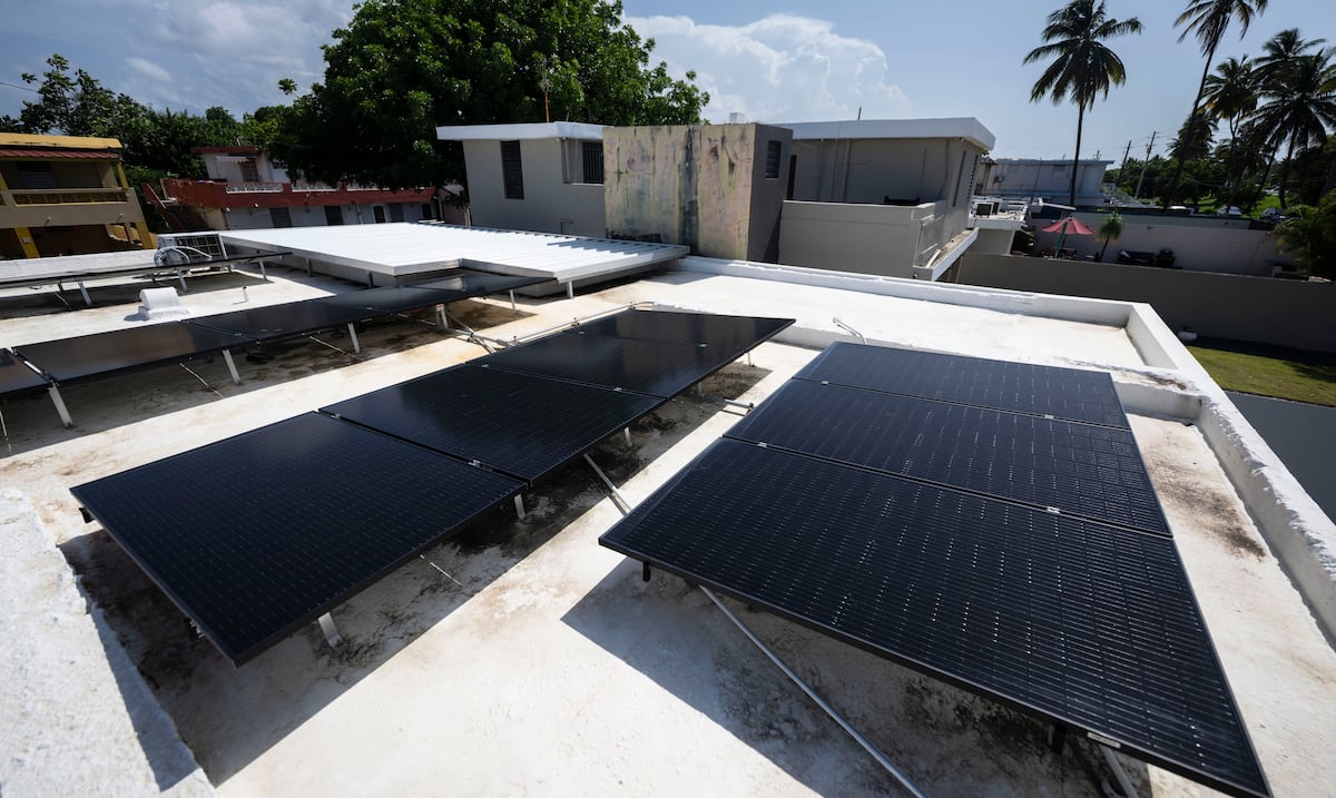 40 demócratas piden cuentas a Energía federal sobre cancelación de fondos para placas solares y baterías en Puerto Rico