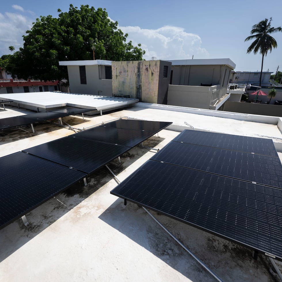 La cantidad de familias que anticipaba la instalación de su sistema renovable rondaba aún los 12,000 al 9 de enero, cuando el DOE congeló de manera definitiva el uso de los $350 millones todavía disponibles.