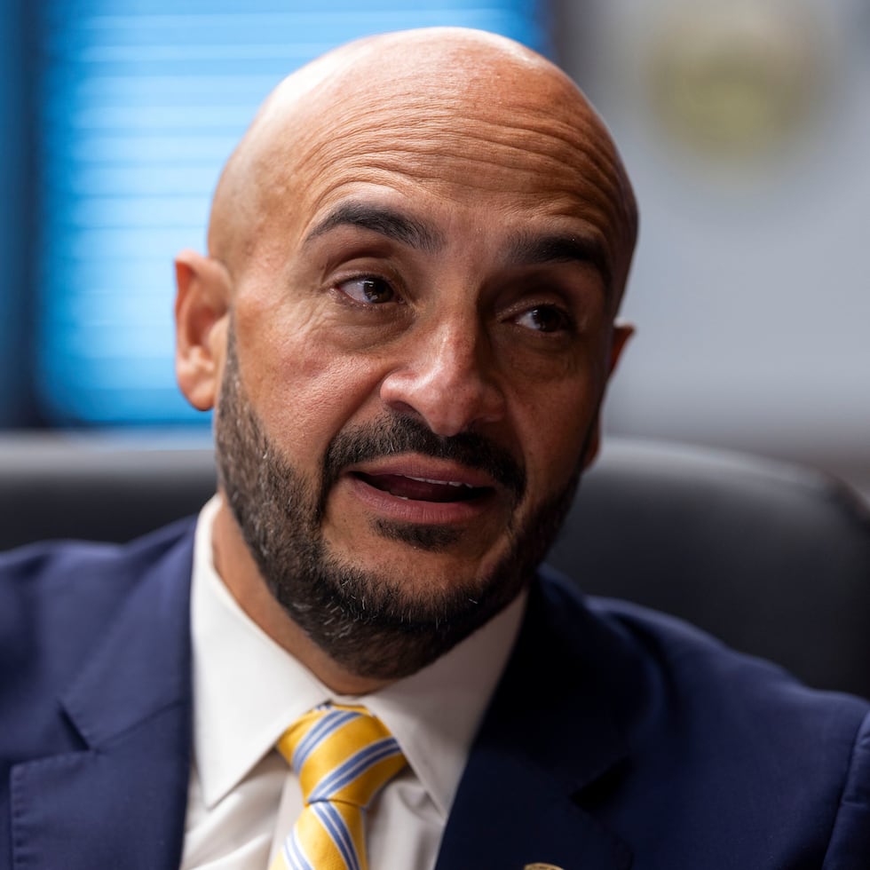 Joseph González stated that the investigation has made progress, but he did not classify the individual as a “suspect”; instead, he continued to refer to him as a “person of interest.”