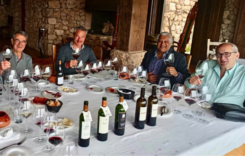 David Krautheim, Nish Pandya y Mauricio Roca, que junto con el primer Máster of Wine español, Pedro Ballesteros, han otorgado a este vino 99 puntos sobre 100.