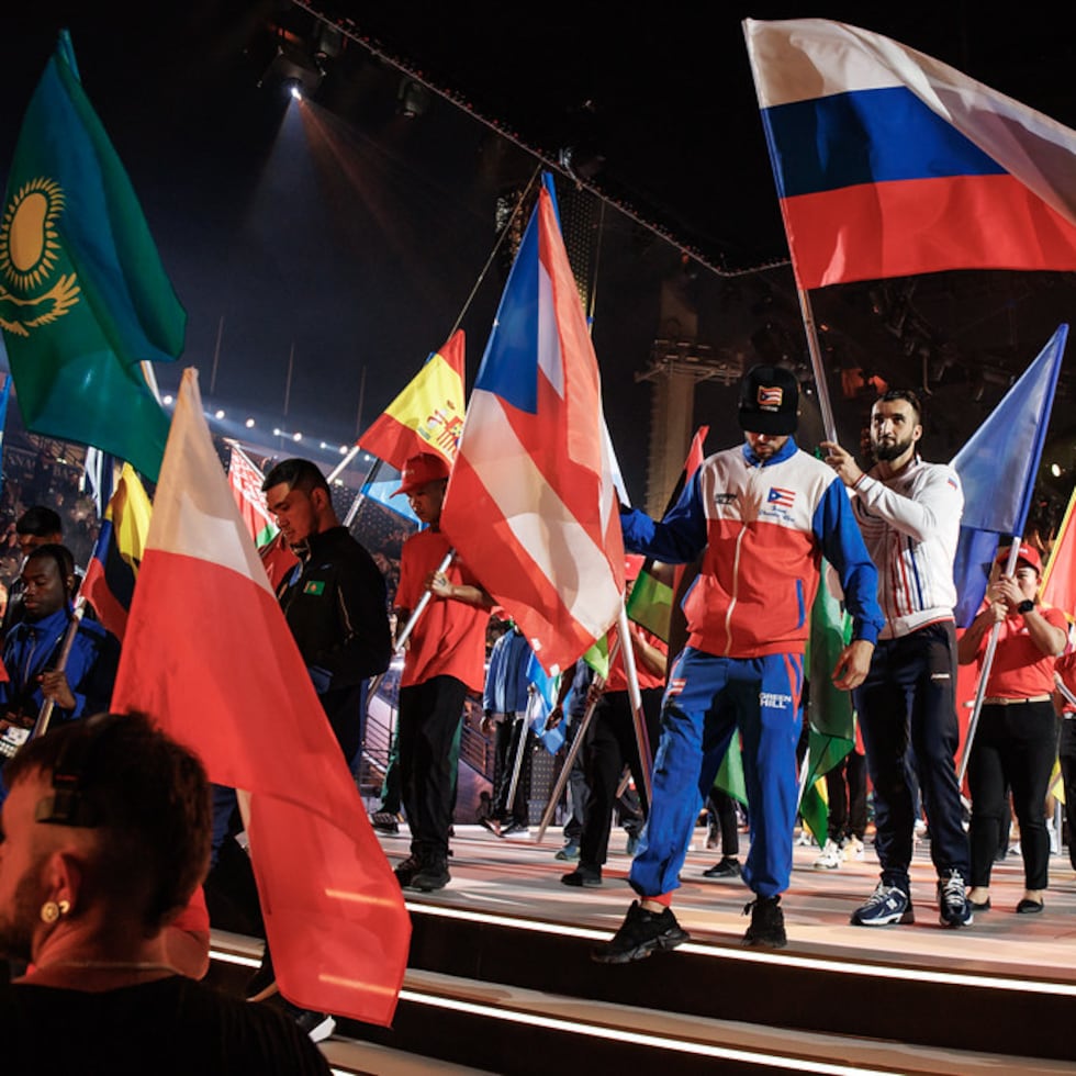 La bandera de Puerto Rico fue ondeaba en la inauguración del Campeonato Mundial de Boxeo Masculino de la IBA.