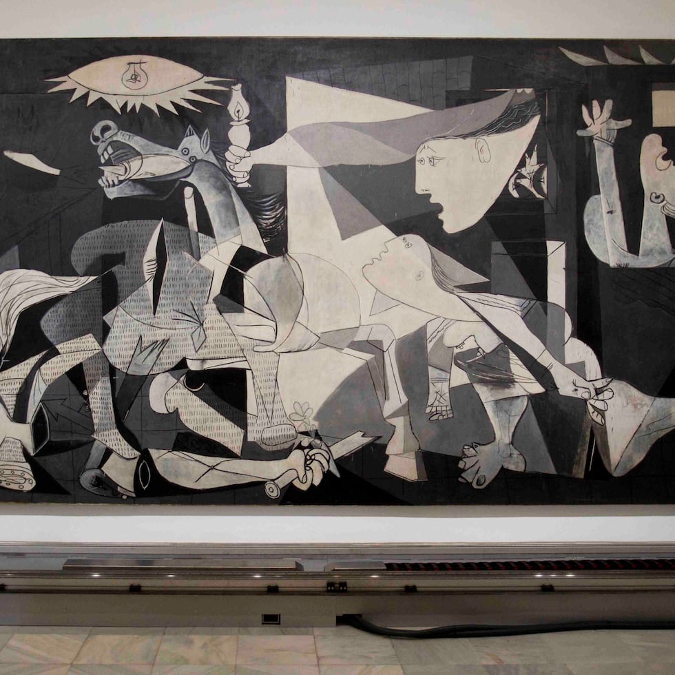 Sería un experimento fantástico llevar a una persona que jamás haya escuchado hablar de Pablo Picasso ni de los horrores de la Guerra Civil española y pararla desarmada frente al monumental lienzo del Guernica, opina José Nieto Mingo.