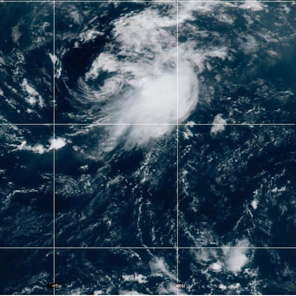 Esta imagen de satélite de la NOAA, tomada el miércoles 12 de agosto de 2026, muestra la tormenta tropical Cristóbal en el océano Atlántico.