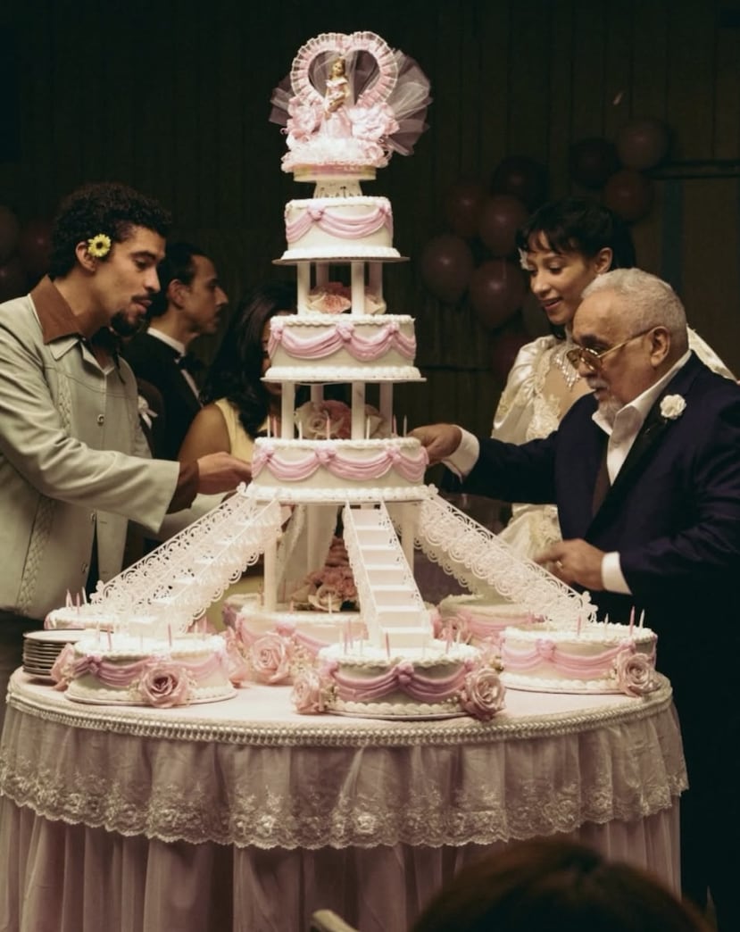 Willie Colón junto a Bad Bunny en el video de Nueva Yol. (Captura)