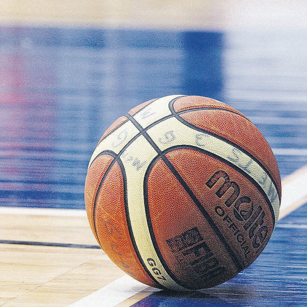 El baloncesto figura como una de las principales discplinas deportivas donde ocurre este tipo de retención de estudiantes.