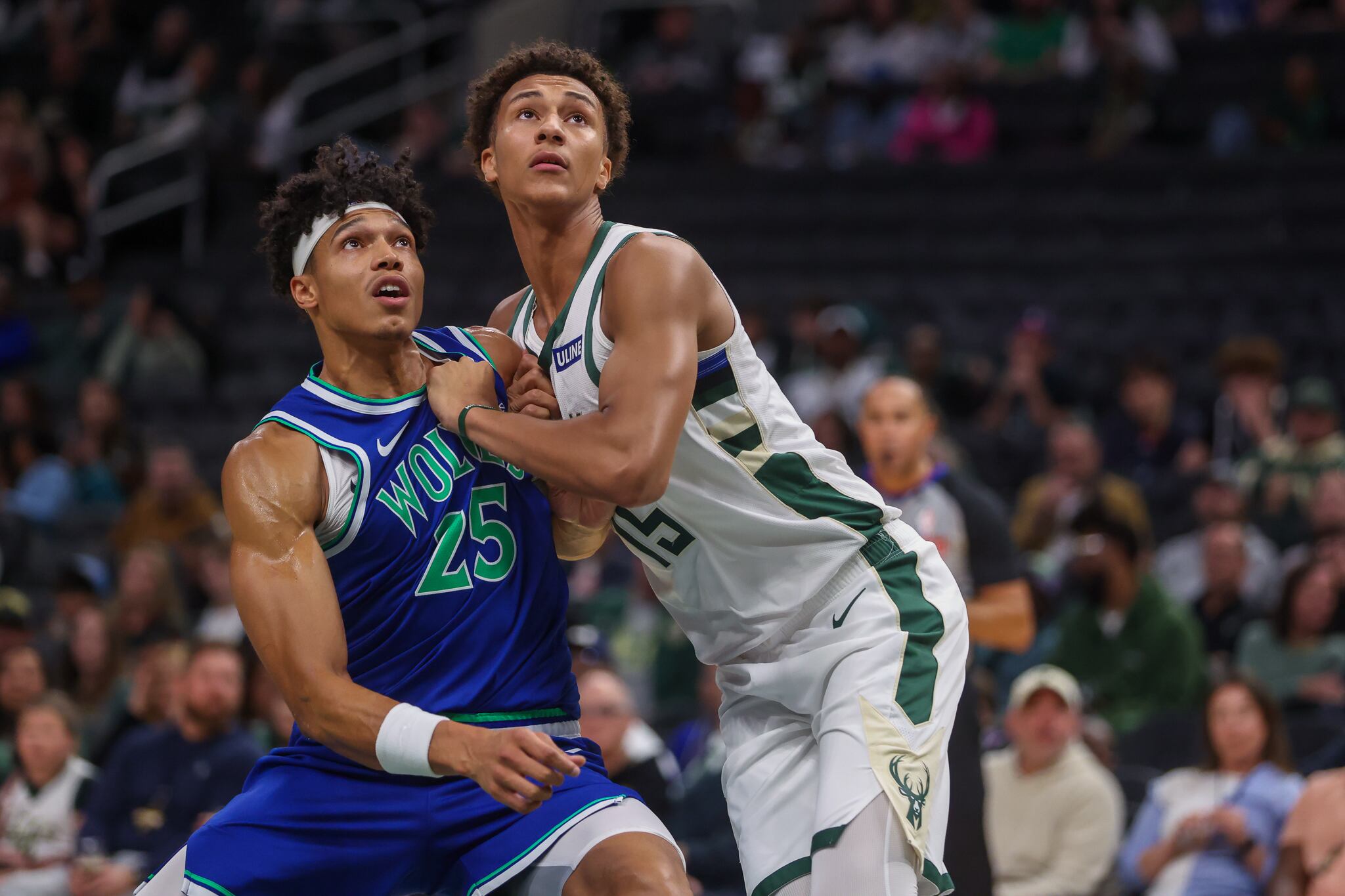 Imagen de la cobertura de: Phoenix y Minnesota dejan en libertad a Phillip Wheeler y Enrique Freeman