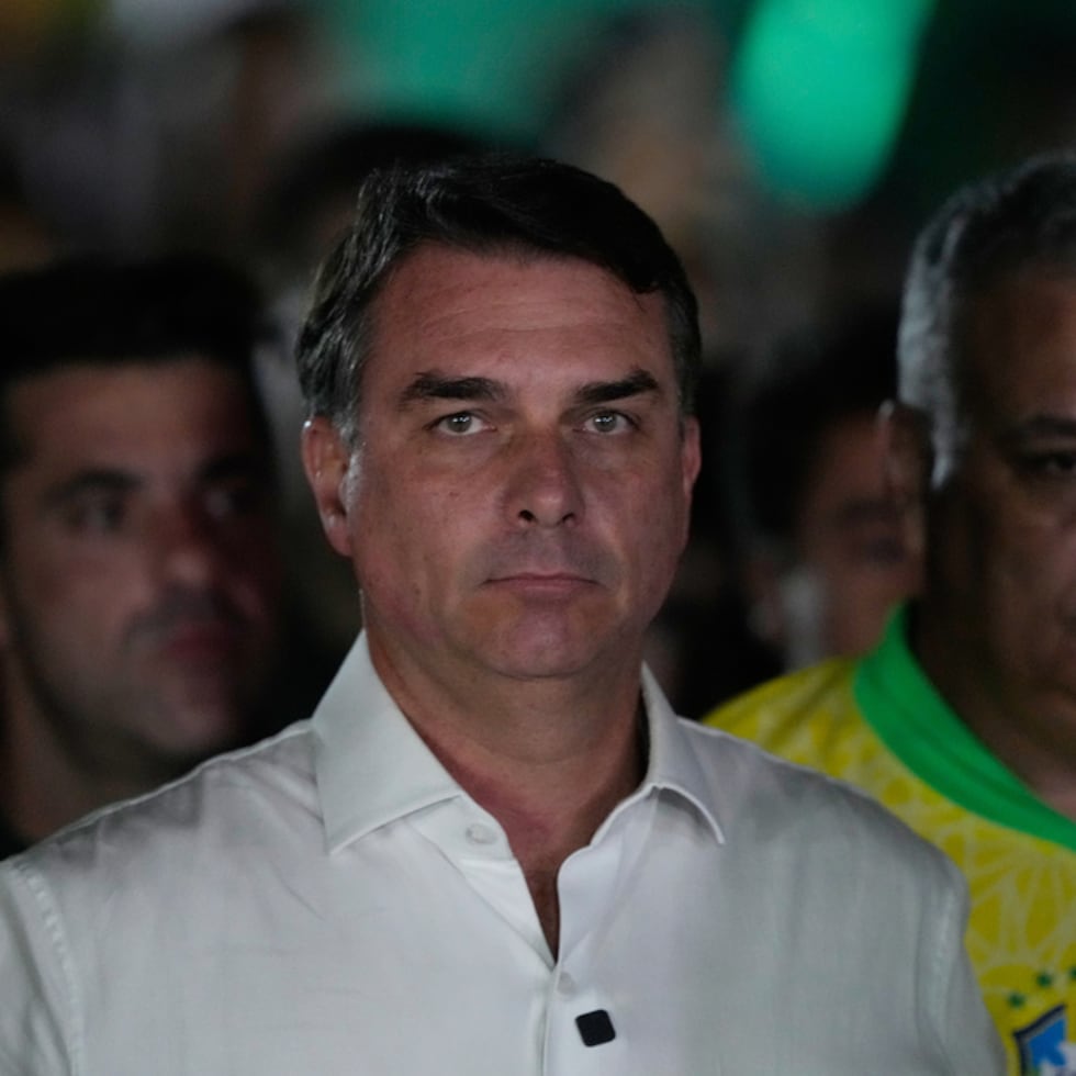 Flávio Bolsonaro.