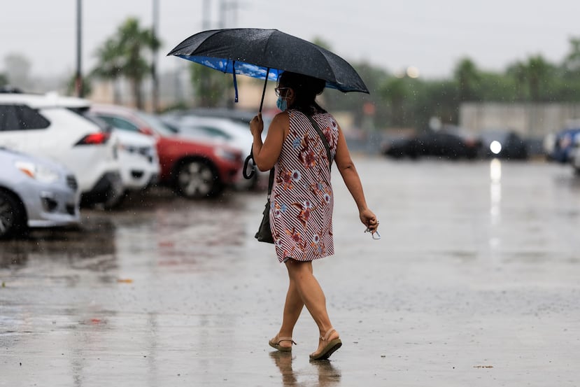 El patrón de lluvias será entre llueve y escampa.