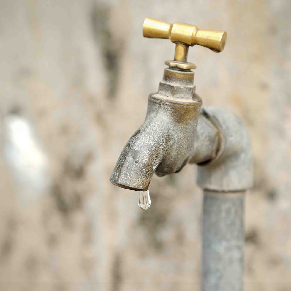 La ciudad de Nueva York utiliza un promedio de 1,100 millones de galones de agua al día. Eso es aproximadamente un 35% por debajo del pico de 1979.