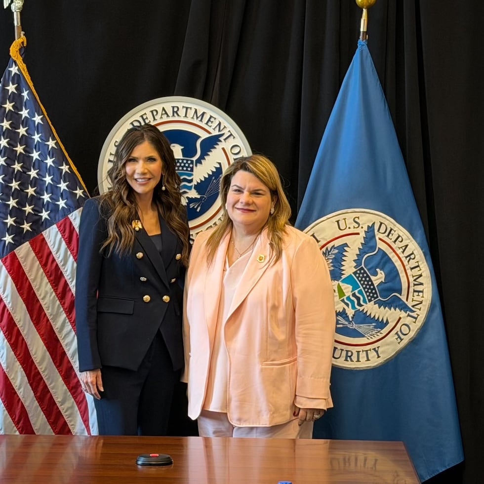 La gobernadora Jenniffer González se reunió con la secretaria de Seguridad Nacional, Kristi Noem, durante su reciente visita a Washington.