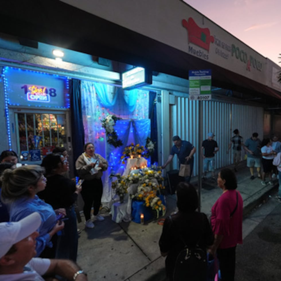 Nicaragüenses en el festival en honor de la Virgen María cerca de la iglesia San Juan Bosco en Miami, el 7 de diciembre del 2025.