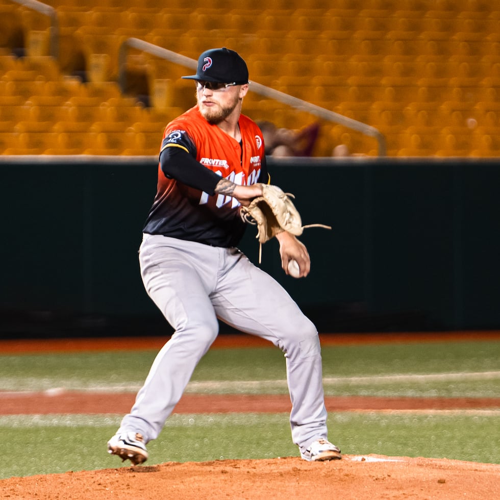 El zurdo Brady Tedesco, de los Leones de Ponce, brilló en la semifinal contra Carolina.