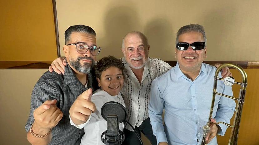 De izquierda a derecha: Gerardo Rivas, Gerardo Gabriel Rivas Vázquez, Jerry Rivas y Jerry Louis Rivas.