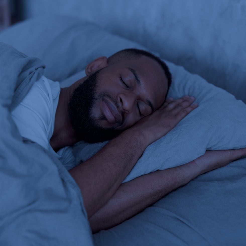 Según datos del Sistema de vigilancia de salud conductual de los Centros para el Control y la Prevención de Enfermedades (CDC, por sus siglas en inglés), entre un 35 % a 40 % de los adultos en Puerto Rico duermen menos de las siete horas recomendadas.