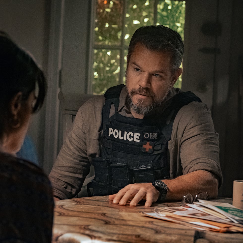 Matt Damon interpreta al teniente Dane Dumarks en “The Rip”.
