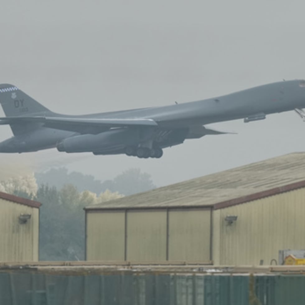 Un bombardero B-1 despega de la base de la RAF en Fairford, Inglaterra, el martes 29 de septiembre de 2026.