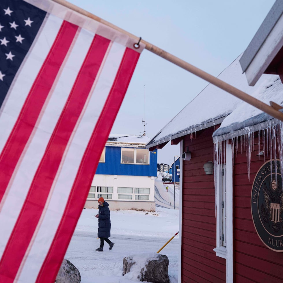 El jefe de la delegación, el senador demócrata de Delaware Chris Coons, señaló que la retórica actual en torno a Groenlandia está causando preocupación en el reino danés y apuntó que quiere calmar la situación.