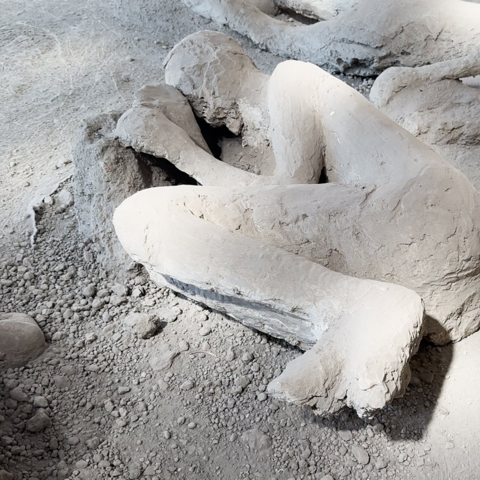 Más de sesenta años después de las excavaciones en el llamado Jardín de los Fugitivos en Pompeya, la ciudad arrasada por la erupción del Vesubio en el año 79 d.C, se ha podido identificar la profesión de una de las víctimas.