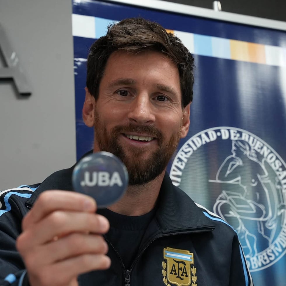 Lionel Messi recibió el doctorado Honoris Causa de la UBA horas antes de su despedida de la selección.