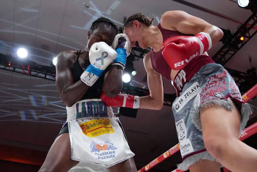 Hannah Rapp (derecha) retó a la campeona del CMB Tiara Brown (izquierda) por el título mundial peso pluma.