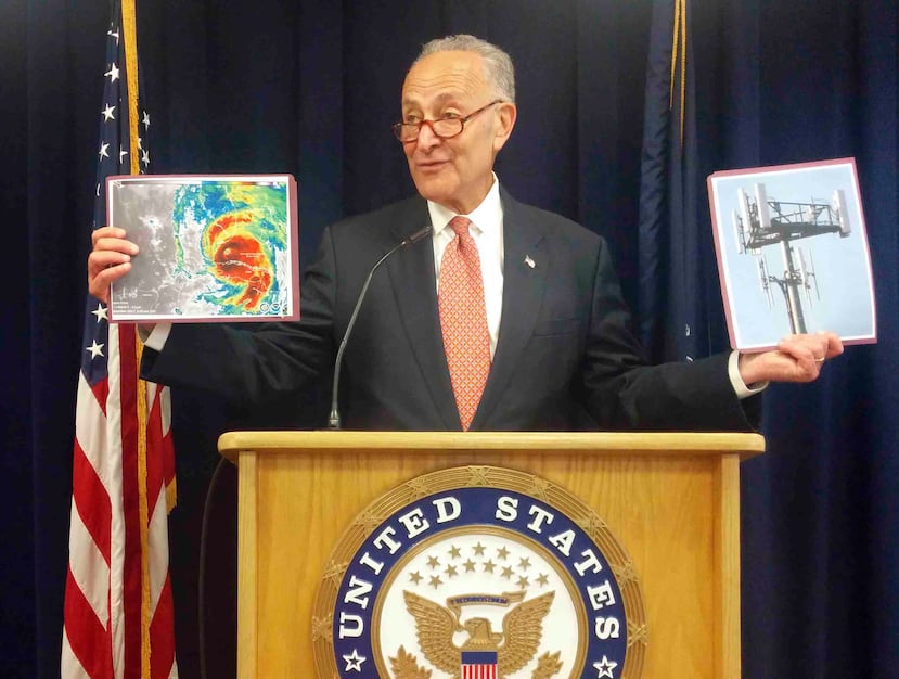 Los senadores Charles Schumer, Robert Menéndez, Cory Booker, Richard Blumenthal, Sherrod Brown, Bob Casey, Tammy Duckworth, Kirsten Gillibrand, Ed Markey y Elizabeth Warren enviaron una carta a los líderes de la mayoría del Senado. (AP / Julie Walker)