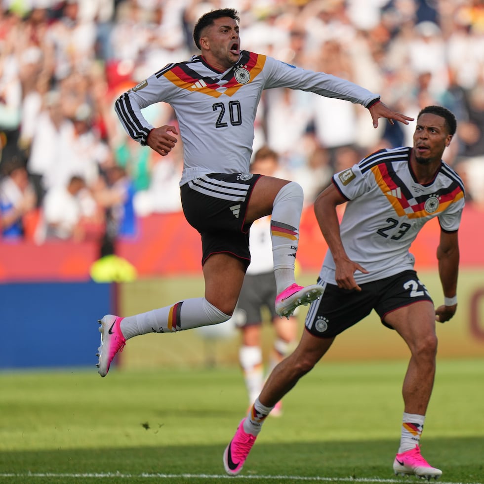 Nadiem Amiri brinca tras anotar el primer gol de Alemania en la victoria 2-1 ante Costa de Marfil en el Grupo E del Mundial, el sábado 20 de junio de 2026. (AP Foto/Stephanie Scarbrough)