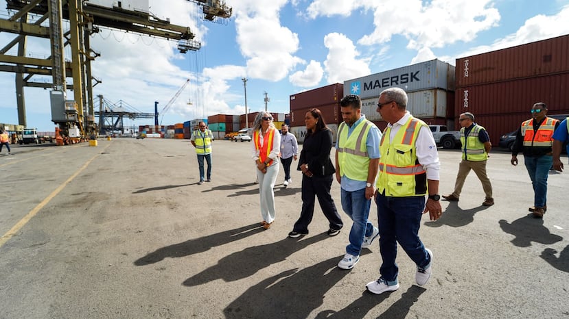 La clasificación, organización y empaque del material recogido fue trabajado por personal del Departamento de Estado, de múltiples agencias de gobierno y varios municipios.