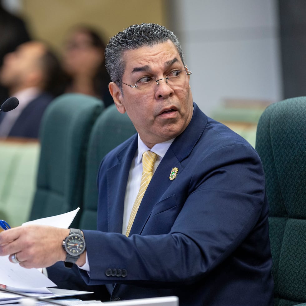 Josué Colón reportedly had disagreements with Mary Carmen Zapata several weeks ago, which may have led to the engineer's departure as CEO of PREPA.