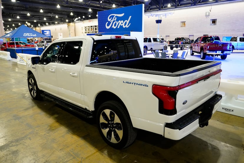 Una Ford F-150 Lightning exhibida en el Salón del Automóvil de Filadelfia, 27 de enero de 2023.