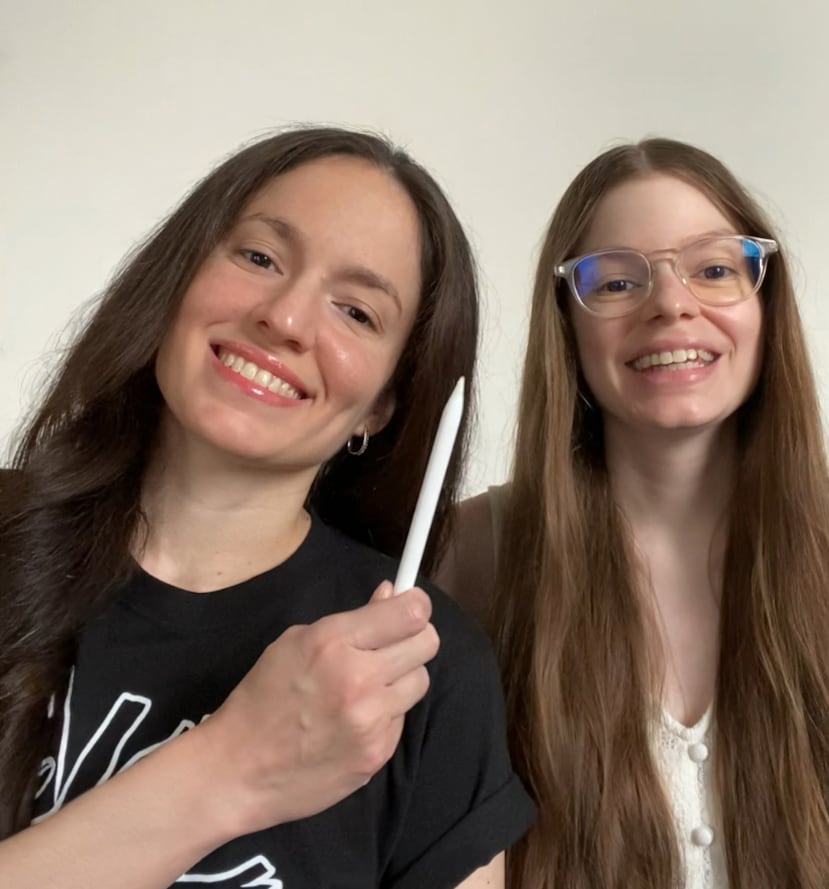 Grace junto a su hermana Alison Montalvo de León, quien padece encefalomielitis miálgica y sensibilidad química múltiple, realizaron unas postales junto a su hermana en beneficio de su tratamiento médico.