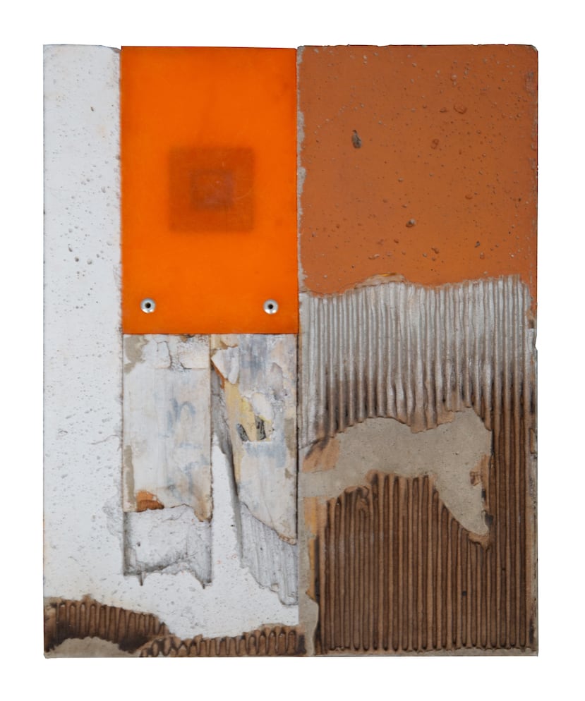 "Materia oculta", obra en medio mixto y concreto (2026).