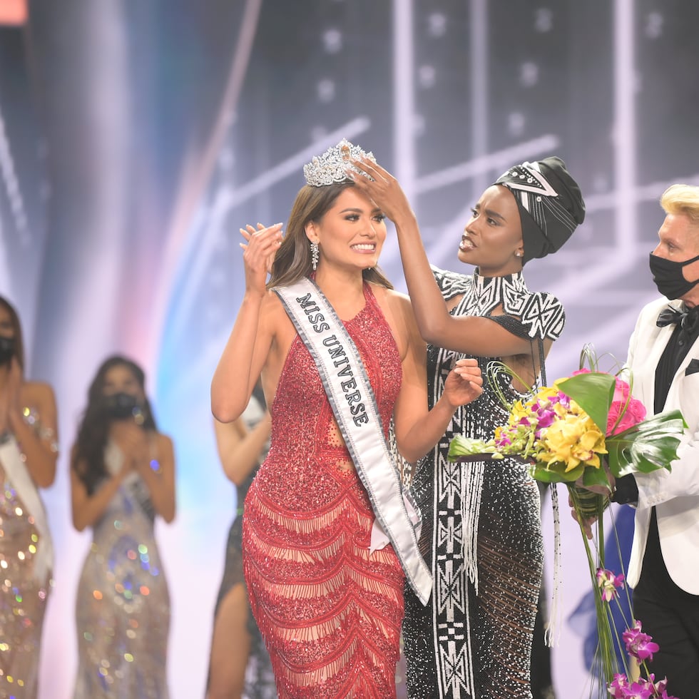 Andrea Meza, de México, ganó la corona de Miss Universe 2020.